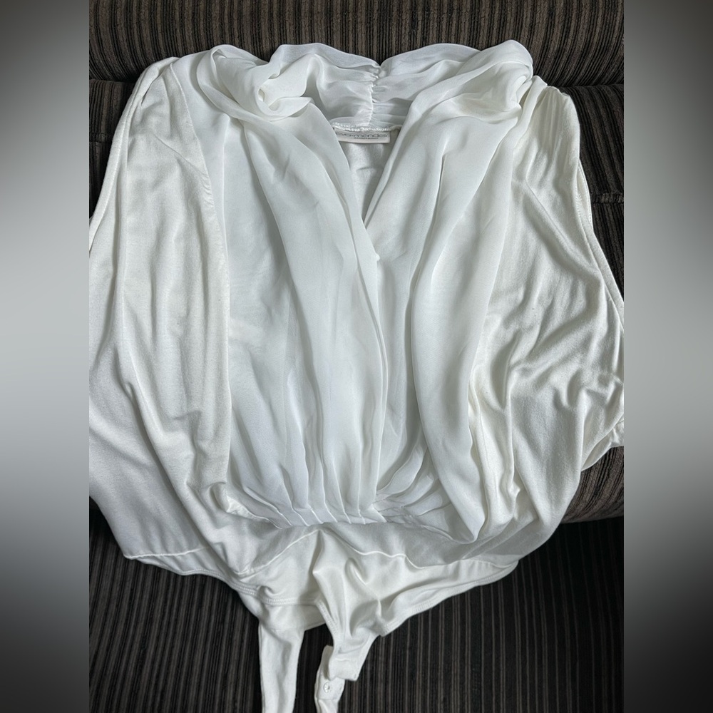 Eva Mendes New York & Company White Blouse plunge XL date night Valentines Day